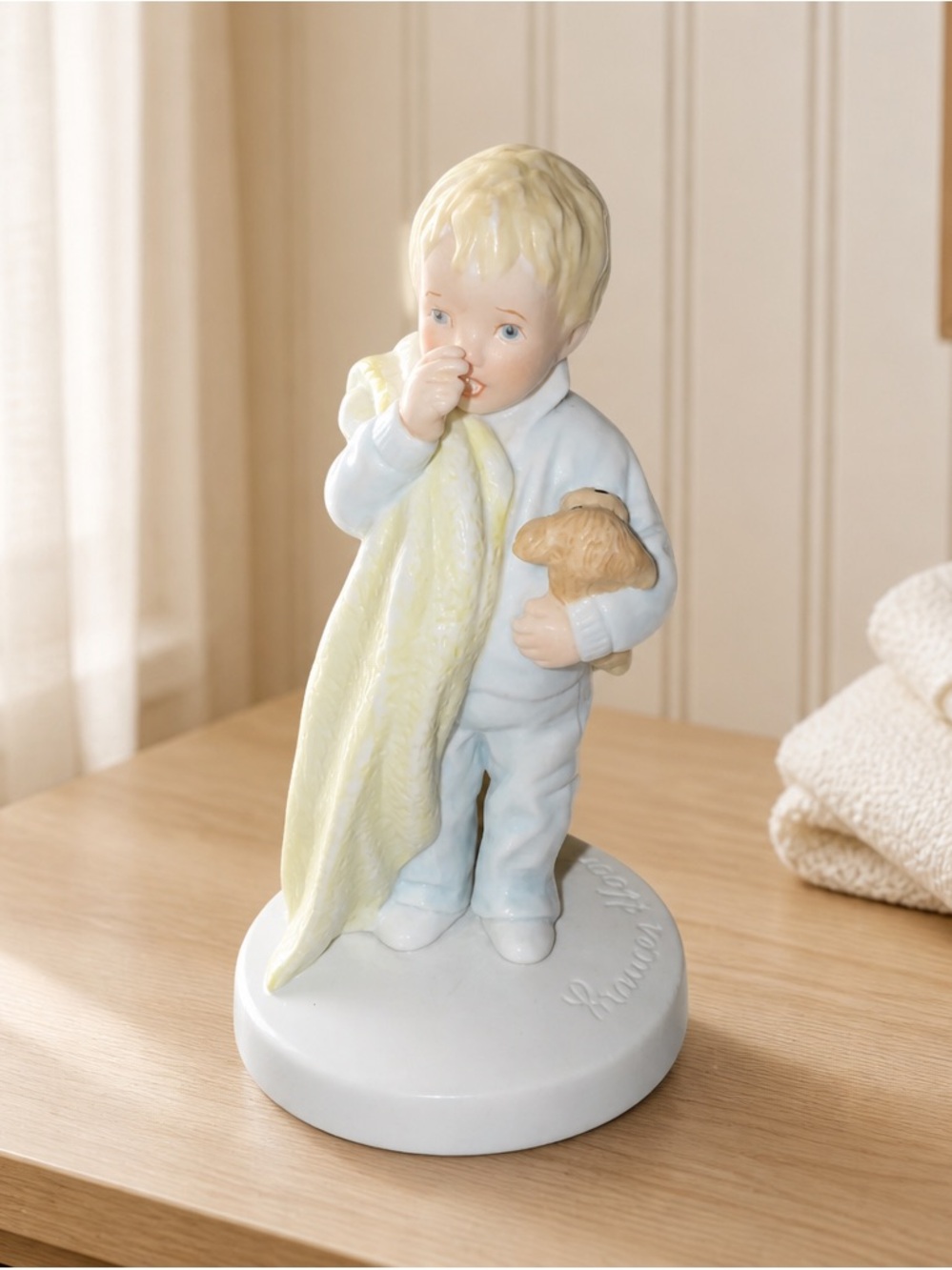 VTG 1982 BEDTIME Boy & Blanket, Bear Figurine A Child's World Frances Hook MINT
